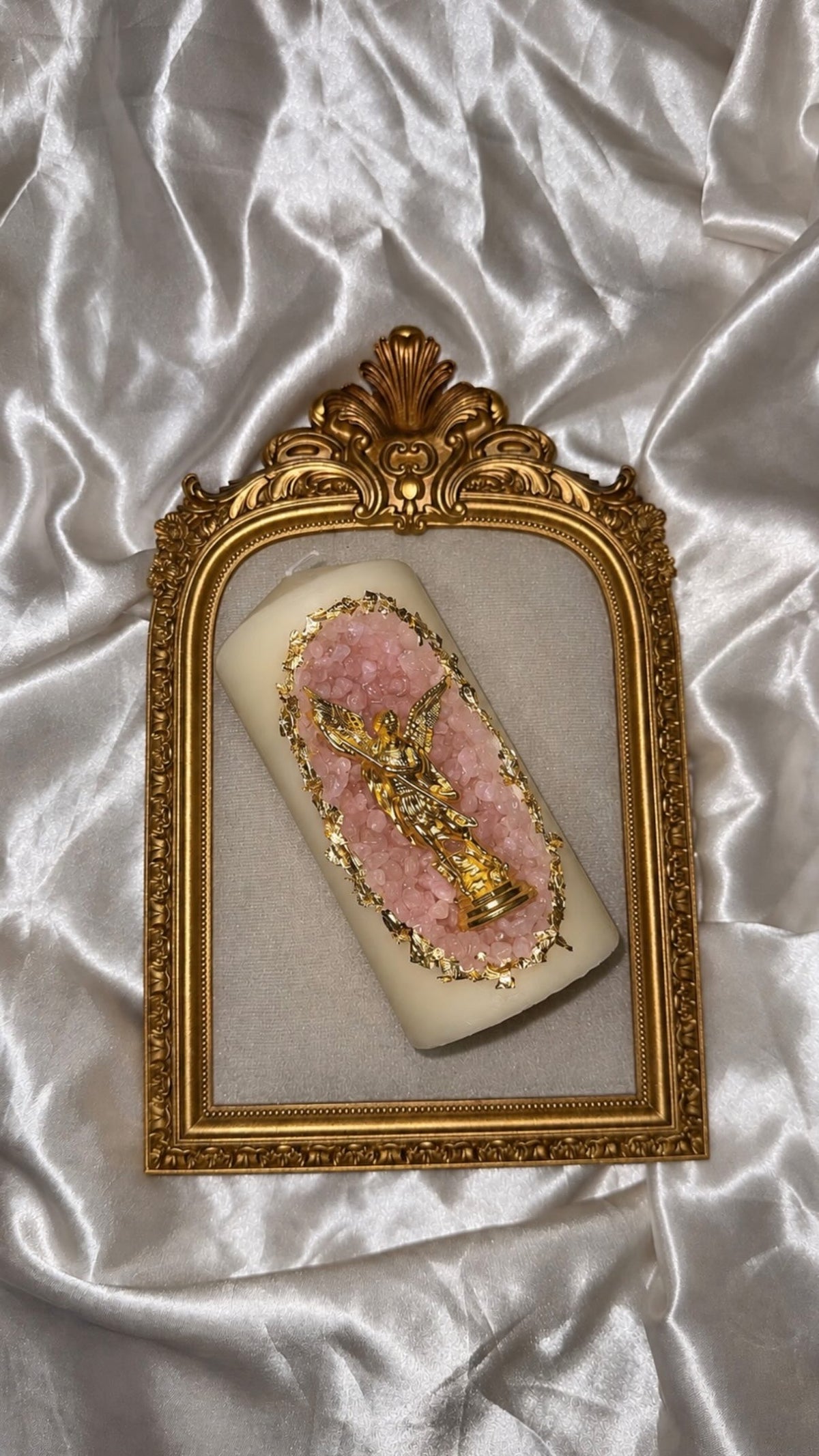 𝐵𝑜𝑢𝑔𝑖𝑒 𝑑𝑒́𝑐𝑜𝑟𝑎𝑡𝑖𝑣𝑒 𝐴𝑟𝑐ℎ𝑎𝑛𝑔𝑒