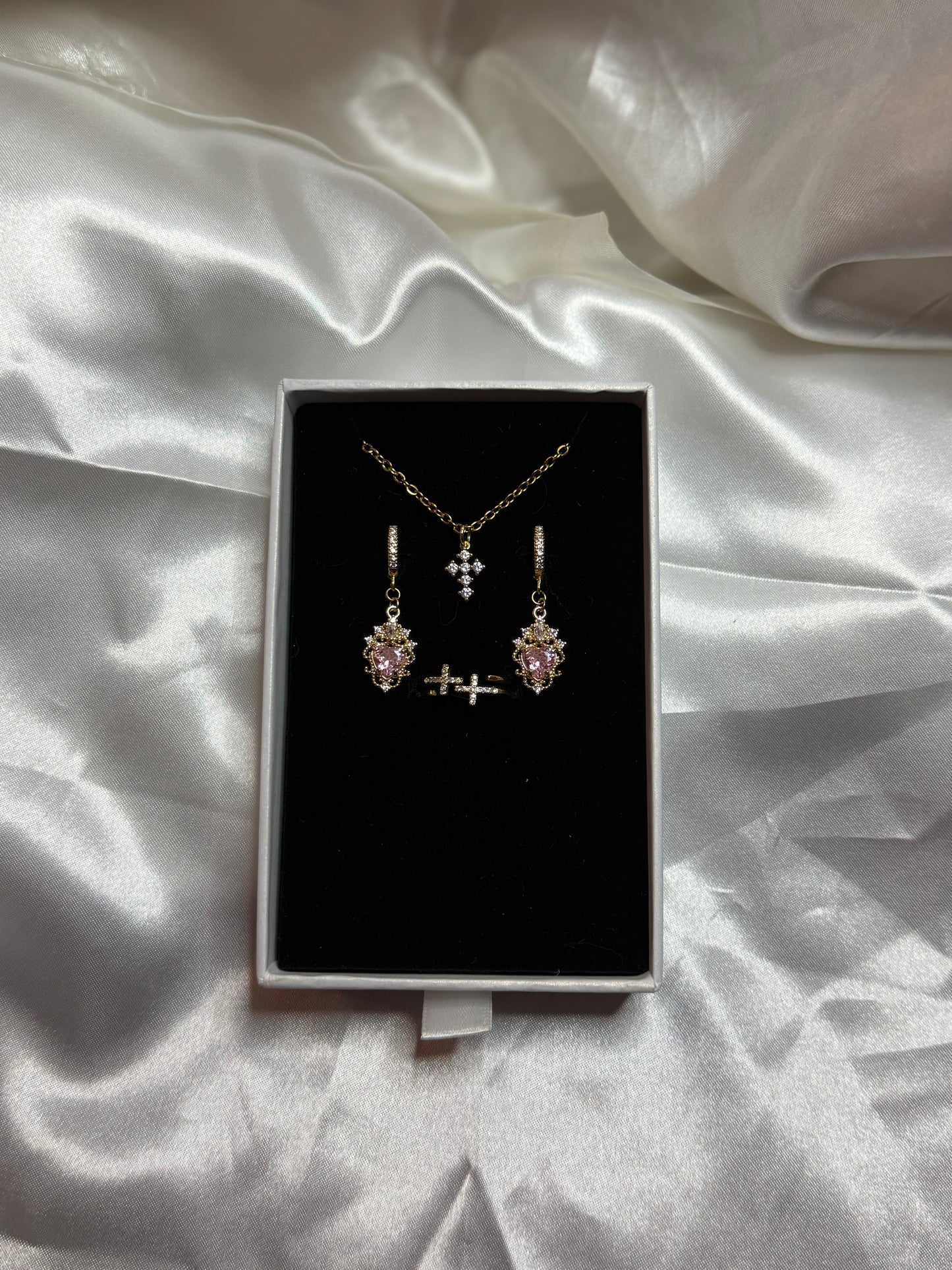 𝑃𝑎𝑟𝑢𝑟𝑒 𝐾𝑎𝑠𝑠𝑦