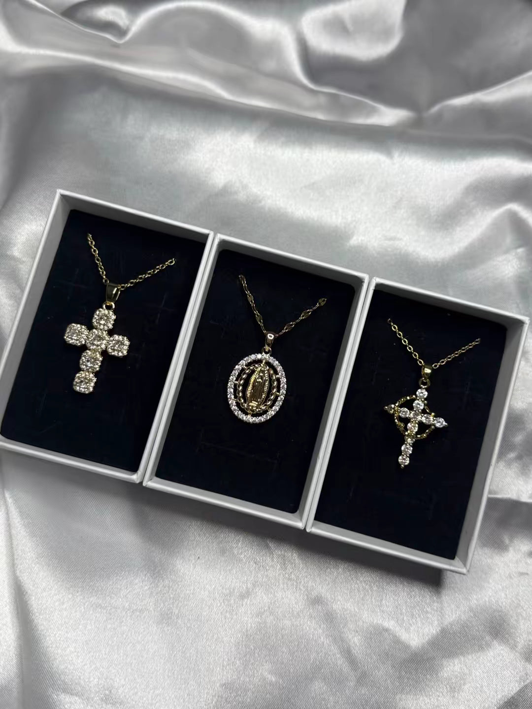 𝐶𝑜𝑙𝑙𝑖𝑒𝑟 𝑝𝑙𝑎𝑞𝑢𝑒́ 𝑜𝑟 - 𝐿𝑣𝑎 𝐽𝑒𝑤𝑒𝑙𝑟𝑦